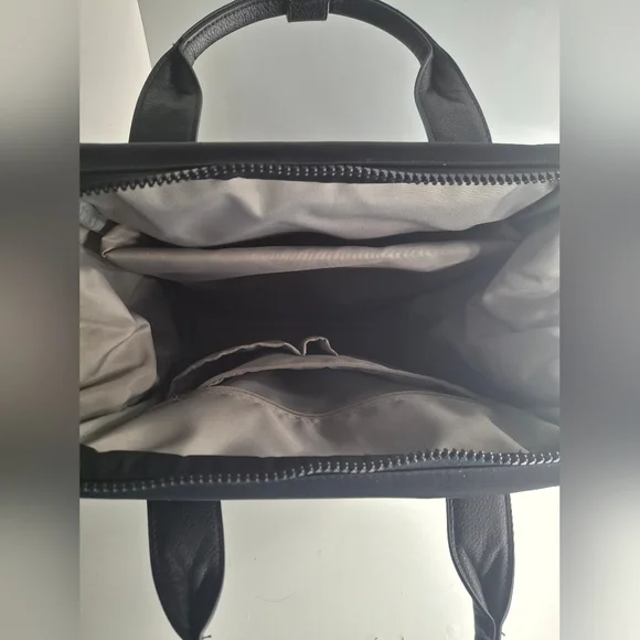 Baggallini Soho Backpack EUC - Picture 4 of 5